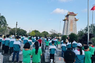 TRƯỜNG TIỂU HỌC NGHĨA CHÂU DÂNG HƯƠNG TRI ÂN CÁC ANH HÙNG LIỆT SĨ